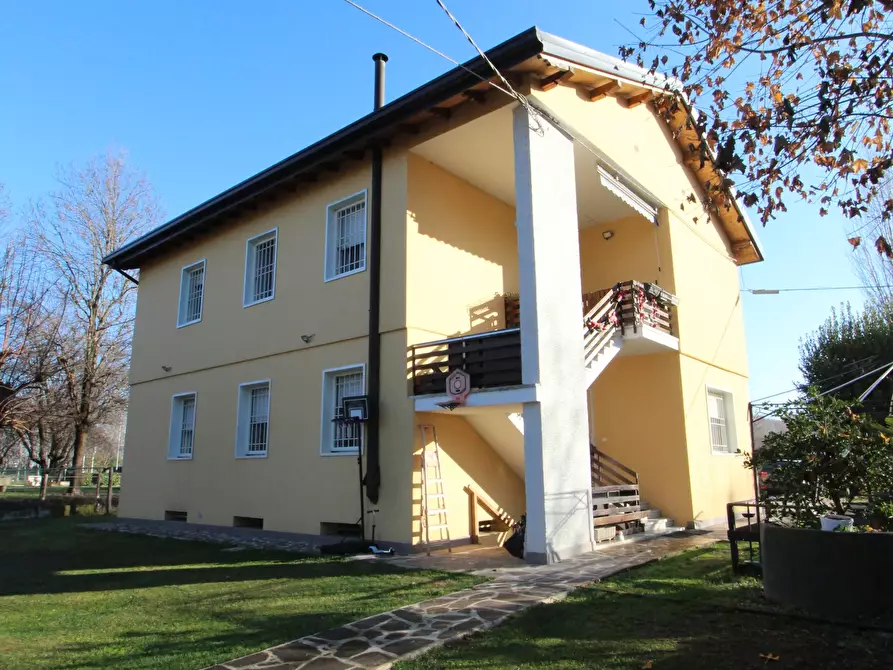 Immagine 1 di Casa indipendente in vendita  in Via Cassola a Valsamoggia