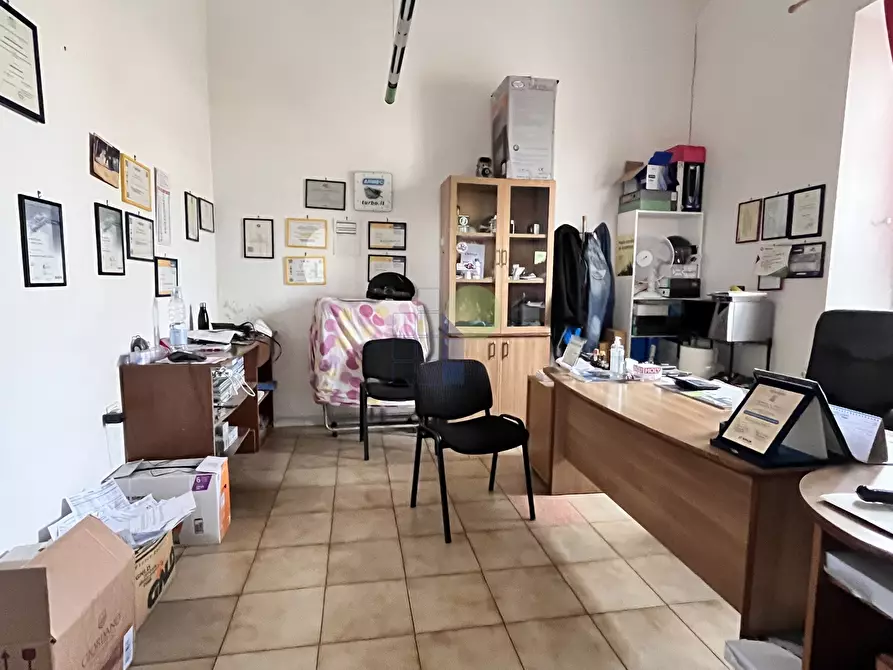 Immagine 21 di Capannone industriale in affitto  in Via Francesco Pera 88 a Livorno