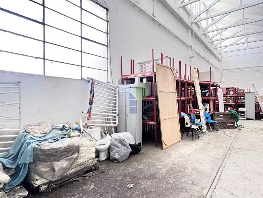 Immagine 5 di Attività artigianale in vendita  in Via Grotta delle Fate 89 a Livorno