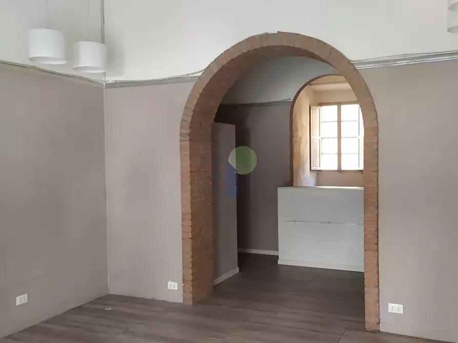 Immagine 7 di Locale commerciale in affitto  in Via Roma 30 a Livorno