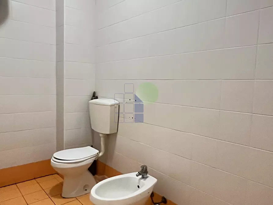 Immagine 47 di Attività artigianale in vendita  in Via  Cimarosa 55 a Livorno