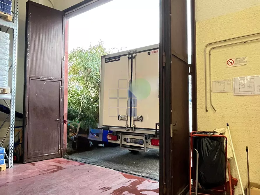 Immagine 16 di Attività artigianale in affitto  in Via Provinciale Pisana 111 a Livorno