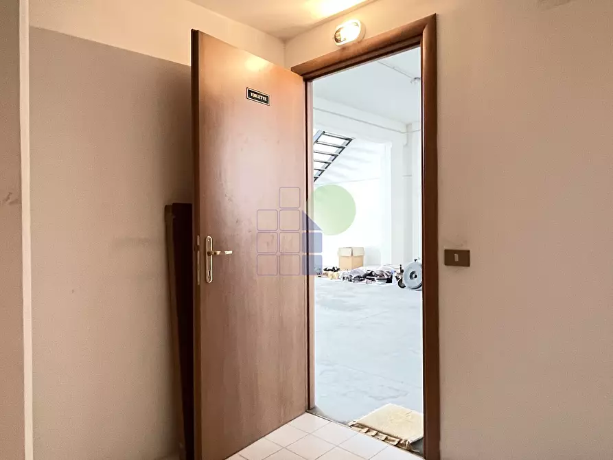 Immagine 11 di Capannone industriale in affitto  in Via Pera 33 a Livorno