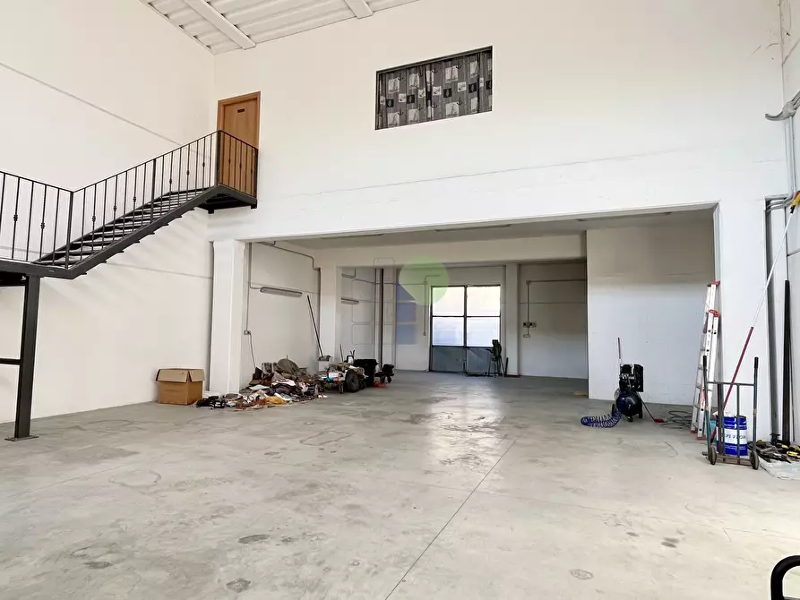 Immagine 3 di Capannone industriale in affitto  in Via Pera 33 a Livorno