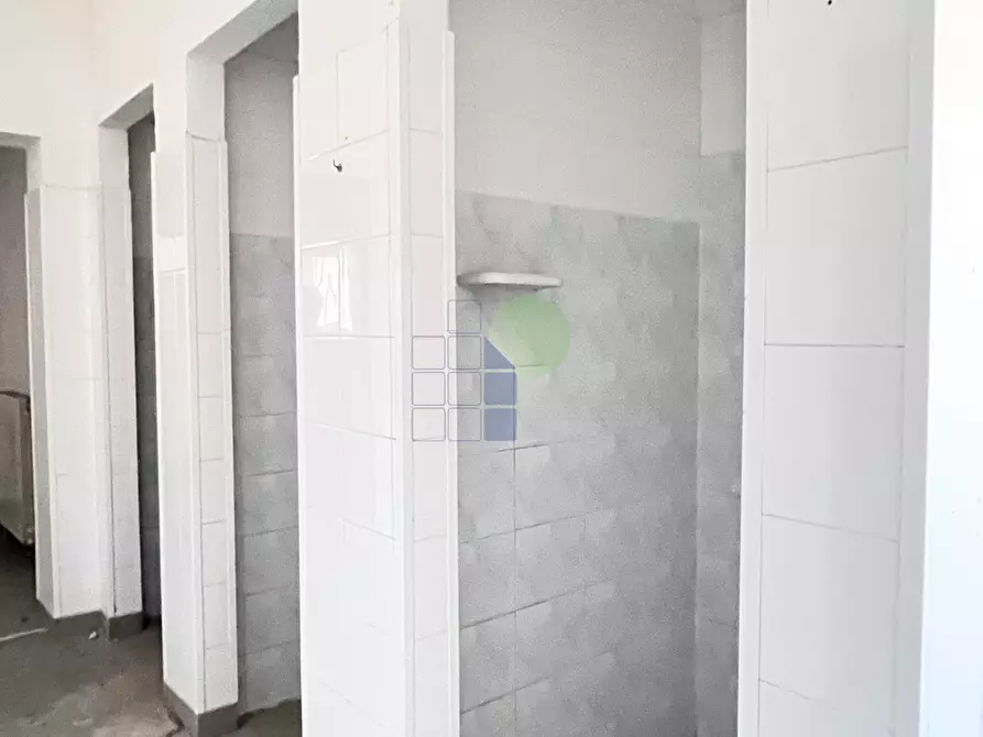 Immagine 15 di Attività artigianale in vendita  in Via Grotta delle Fate 89 a Livorno