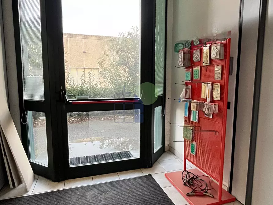 Immagine 13 di Attività artigianale in affitto  in Via Provinciale Pisana 111 a Livorno