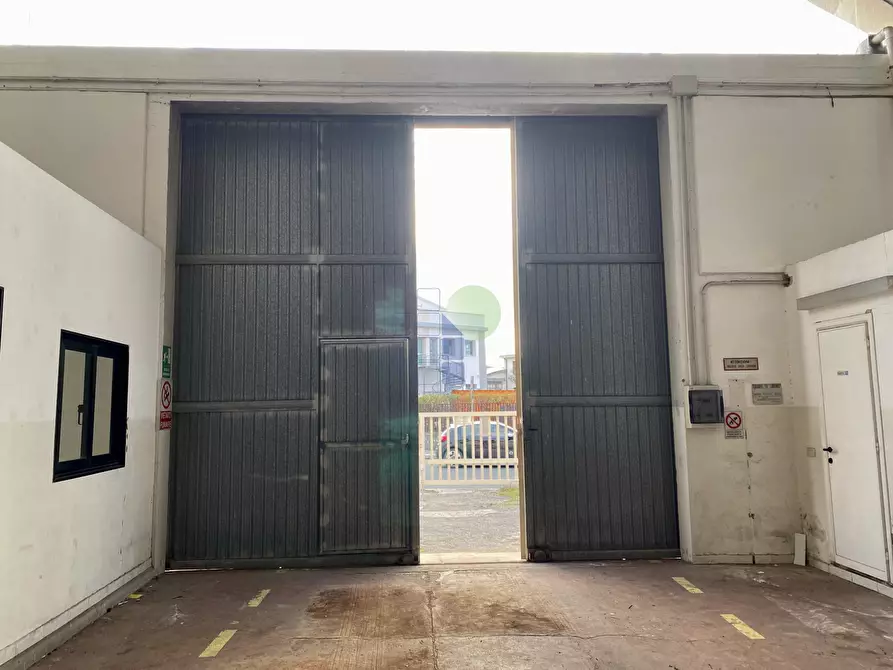 Immagine 7 di Attività artigianale in vendita  in Via Aurelio Nicolodi 45 a Livorno