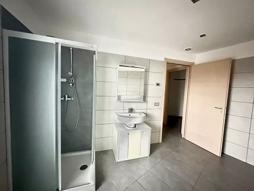 Immagine 15 di Bilocale in vendita  in Via G. Matteotti 1 a Borgomanero