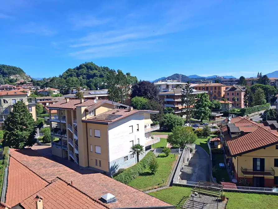 Immagine 1 di Bilocale in affitto  in Via Vittorio Veneto 1 a Arona