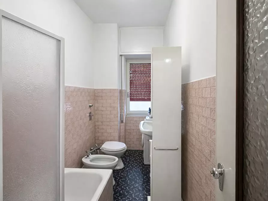 Immagine 10 di Bilocale in affitto  in Via Mottarone 1 a Arona