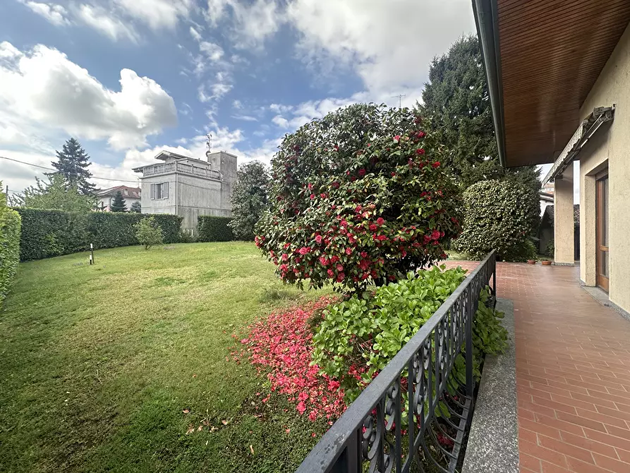 Immagine 23 di Villa in vendita  in Via Varallo Pombia 2 a Castelletto Sopra Ticino