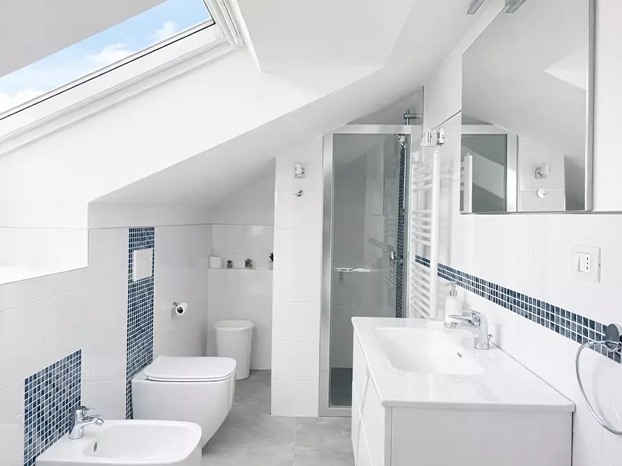 Immagine 15 di Bilocale in affitto  in Via alla Rocca 1 a Arona