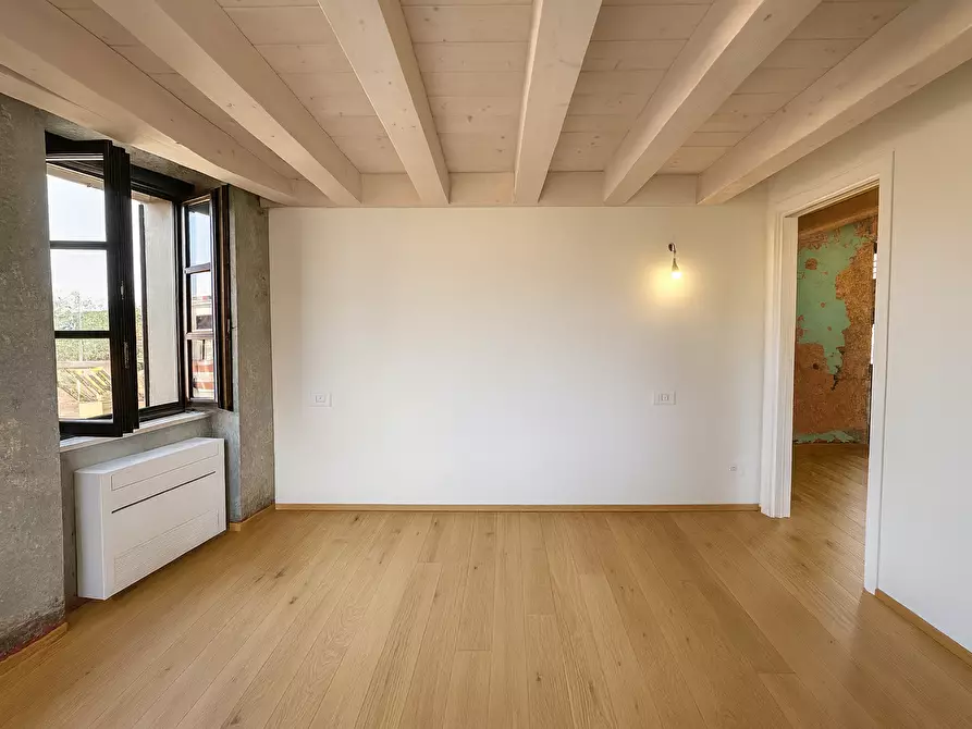 Immagine 21 di Quadrilocale in vendita  in Via Mazzini 1 a Meina