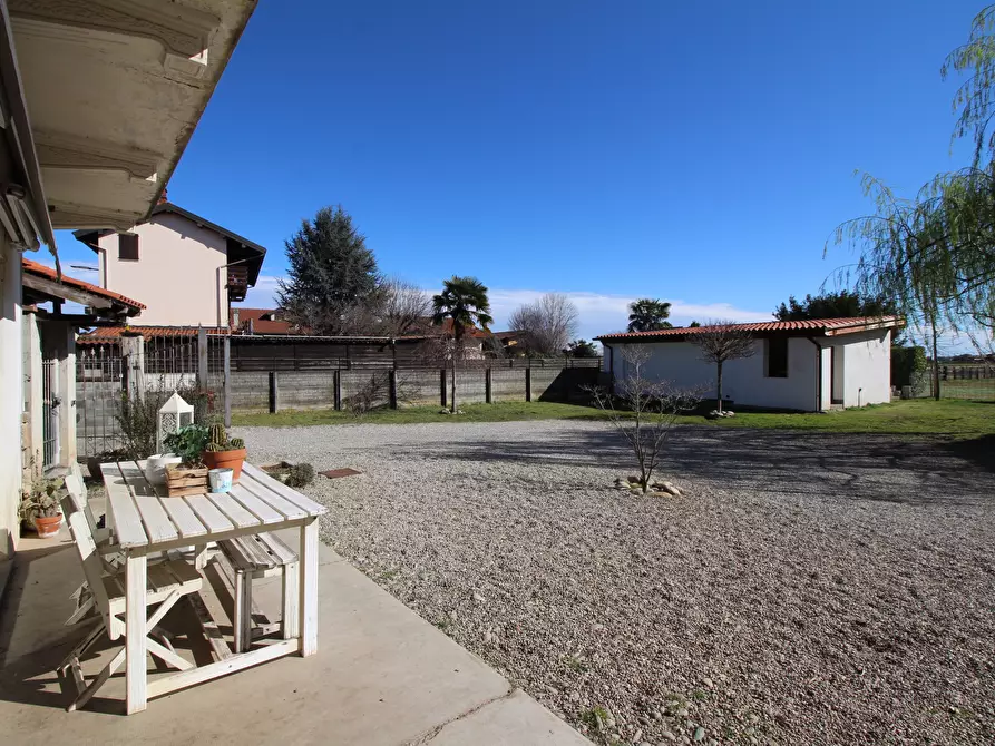 Immagine 26 di Rustico / casale in vendita  in Via Lanca 1 a Oleggio