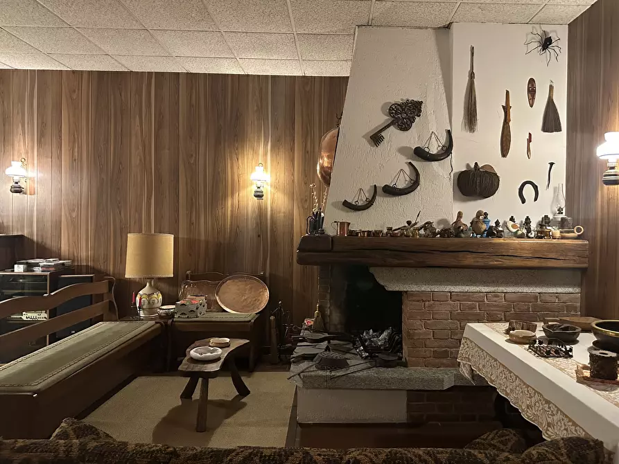 Immagine 12 di Villa in vendita  in Via Varallo Pombia 2 a Castelletto Sopra Ticino