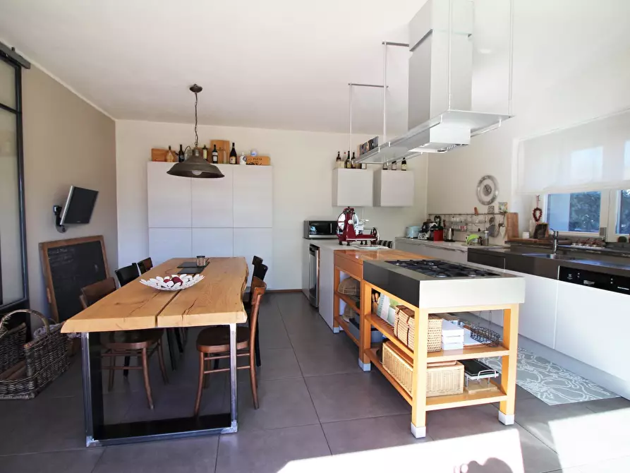 Immagine 5 di Rustico / casale in vendita  in Via Lanca 1 a Oleggio