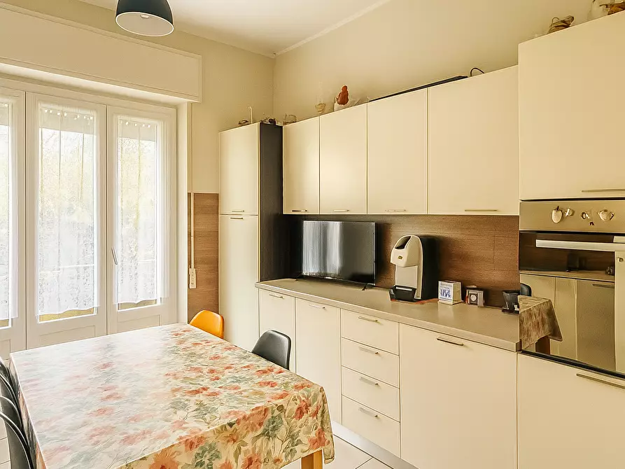 Immagine 3 di Trilocale in vendita  in Via Mottarone 1 a Arona