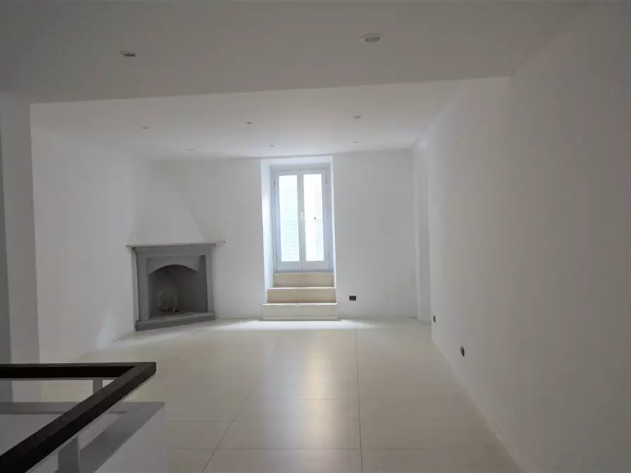 Immagine 20 di Capannone industriale in affitto  in Viale Marconi 1 a Arona