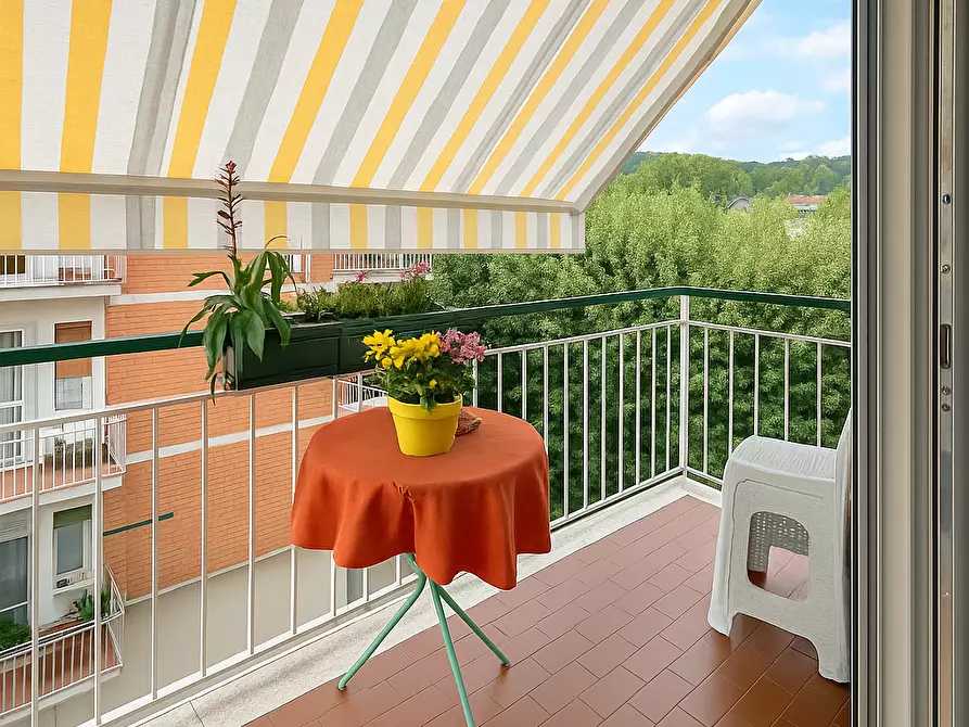 Immagine 13 di Trilocale in vendita  in Via Monviso 10 a Arona