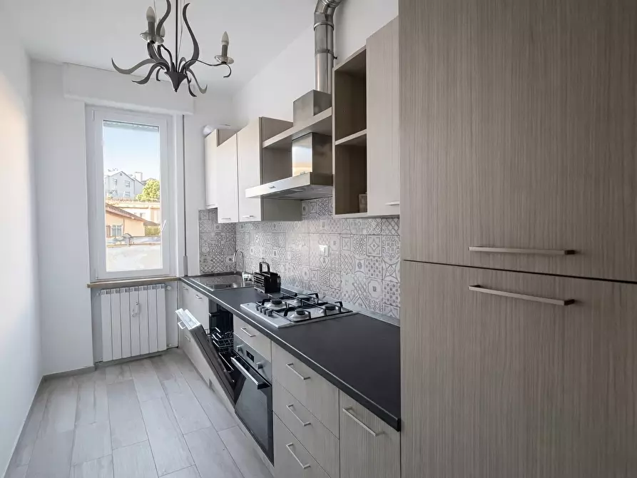 Immagine 1 di Trilocale in affitto  in via san luigi 99 a Arona