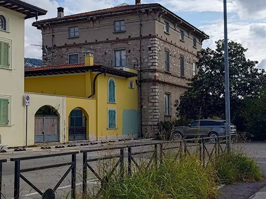 Immagine 1 di Villa in vendita  in Via Madonnina dei Pagliai 102 a Seravezza