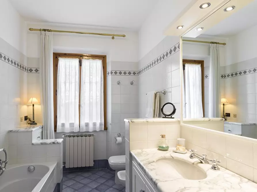 Immagine 50 di Villa in vendita  in via tortori a Montespertoli