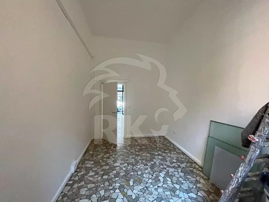 Immagine 32 di Locale commerciale in affitto  in via Milazzo a Bologna