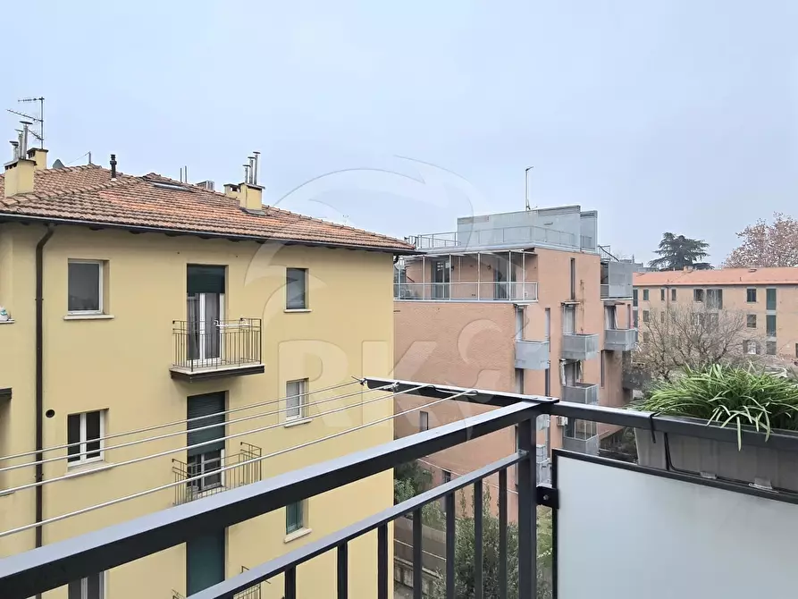 Immagine 10 di Trilocale in vendita  a Bologna