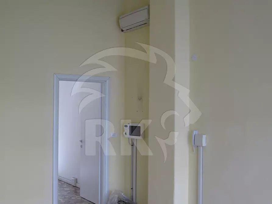 Immagine 11 di Locale commerciale in affitto  in via Milazzo a Bologna