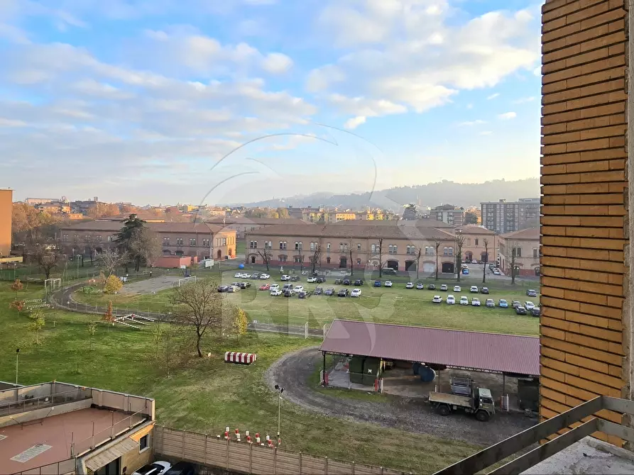 Immagine 4 di Pentalocale in affitto  a Bologna