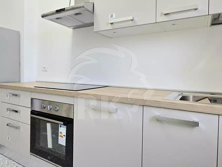 Immagine 2 di Pentalocale in affitto  a Bologna