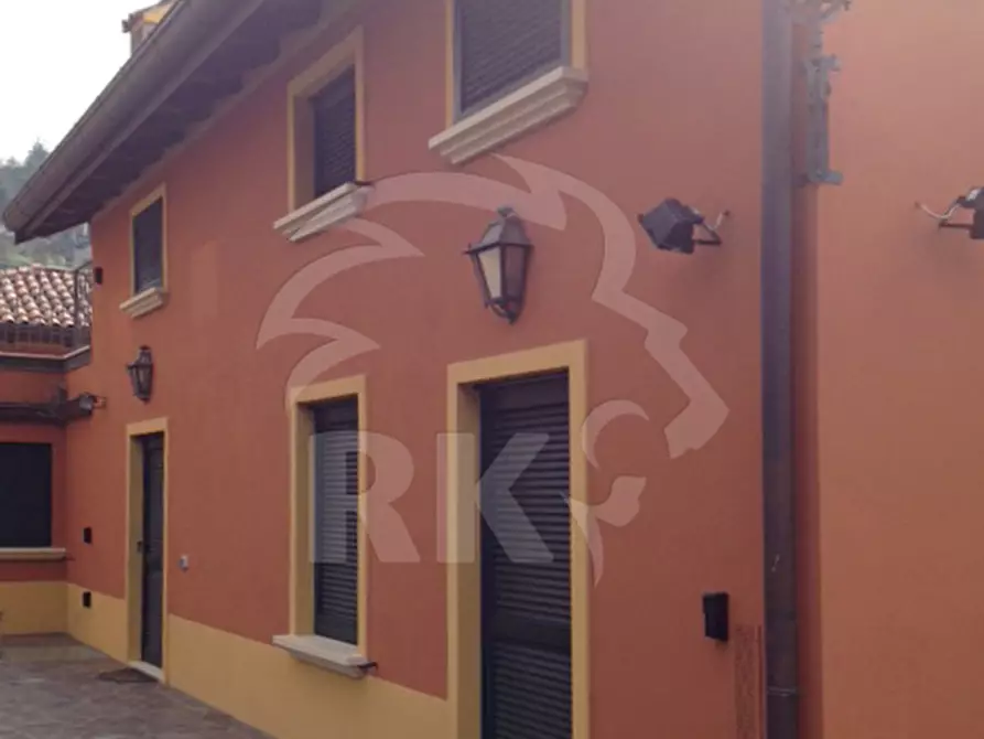 Immagine 25 di Villa in vendita  in Via Dotti 16 a Bologna