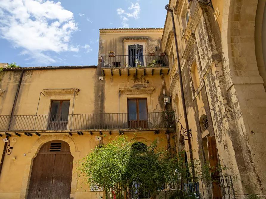 Immagine 39 di Appartamento in vendita  in Via Camillo Benso Conte di Cavour 48 a Noto