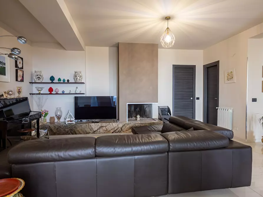 Immagine 16 di Villa in vendita  in Via Vincenzo Bellini 163 a Piedimonte Etneo