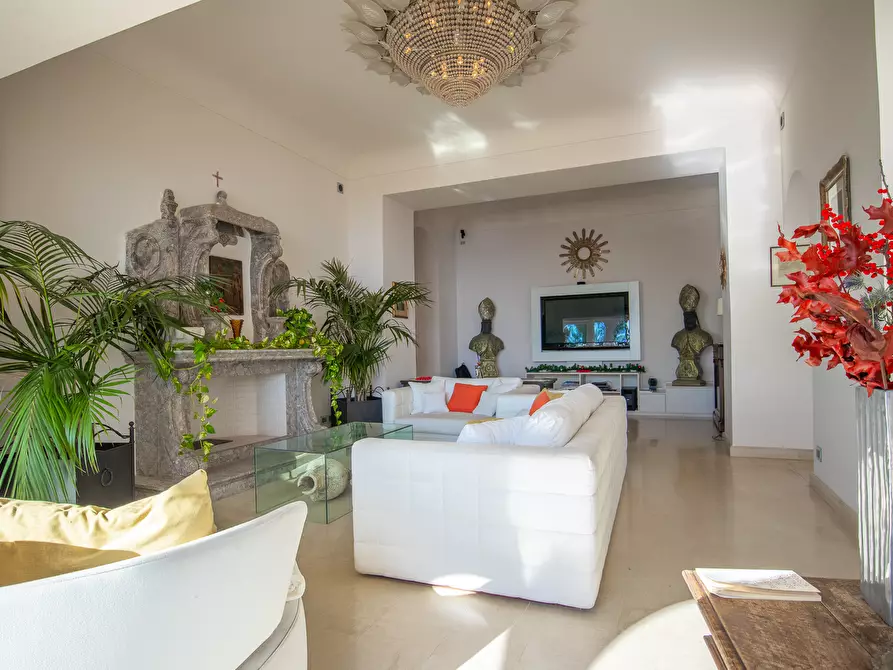 Immagine 10 di Villa in vendita  in Salita Giafari 25 a Taormina