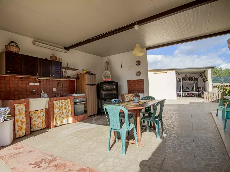 Immagine 23 di Villa in vendita  in VIA FILICUDI 34 a Siracusa