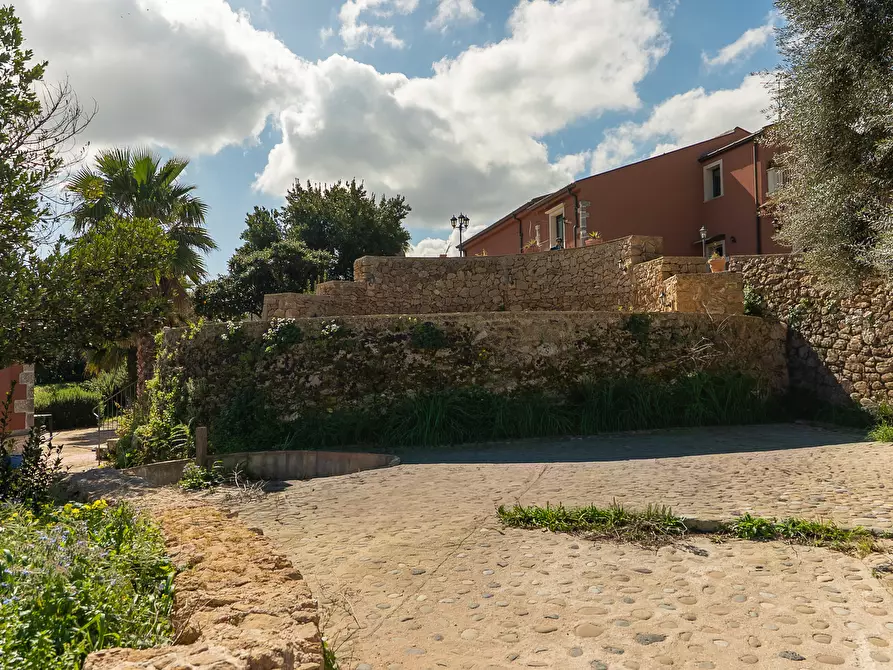 Immagine 37 di Villa in vendita  in Via Priamo 10 a Siracusa