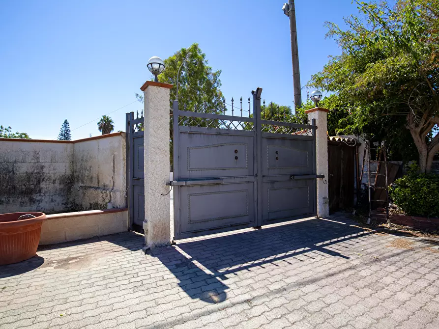 Immagine 24 di Villa in vendita  in Via Costa del Sole 37 a Siracusa