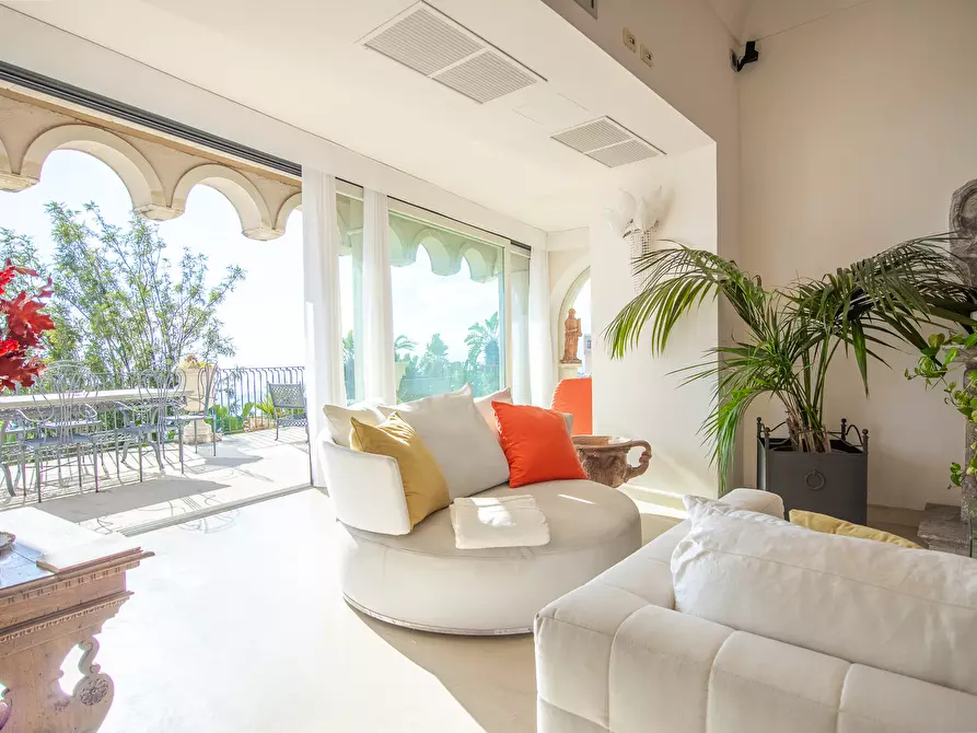 Immagine 8 di Villa in vendita  in Salita Giafari 25 a Taormina