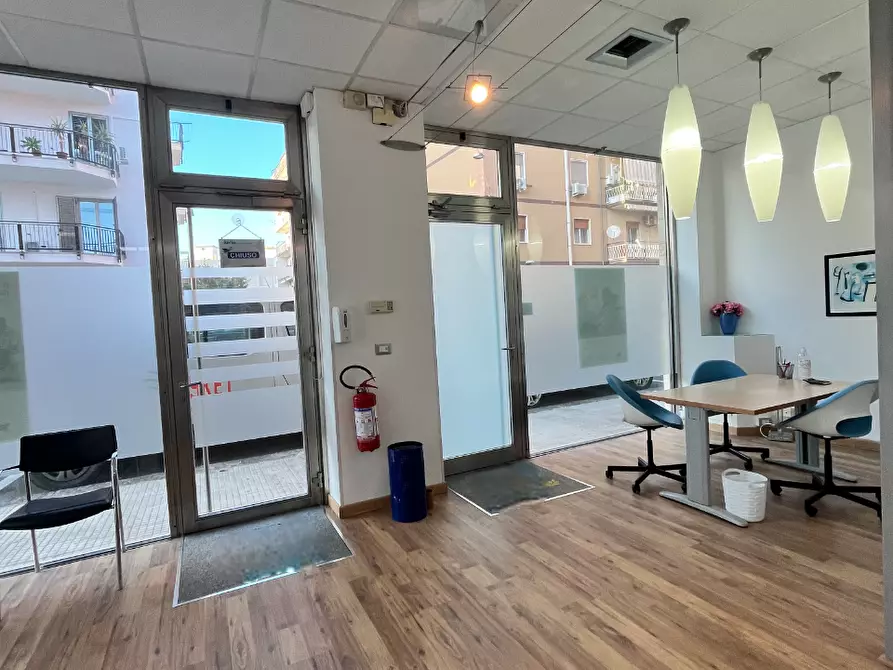 Immagine 12 di Locale commerciale in vendita  a Siracusa