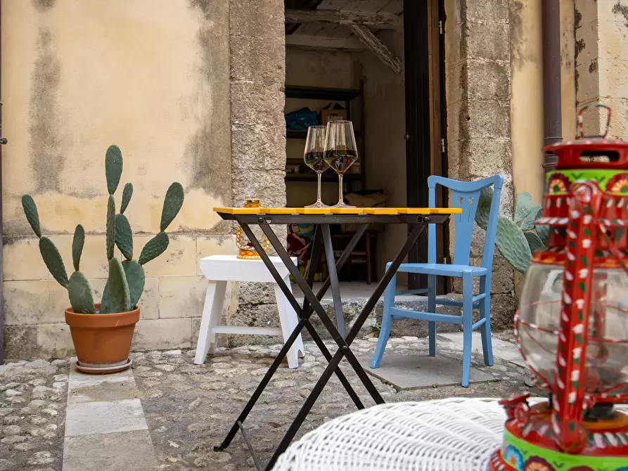 Immagine 1 di Appartamento in vendita  in Via Camillo Benso Conte di Cavour 48 a Noto