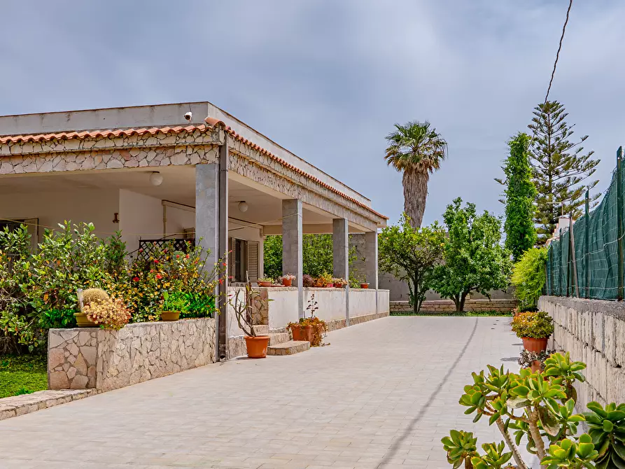 Immagine 20 di Villa in vendita  in Via Mar Mediterraneo a Siracusa