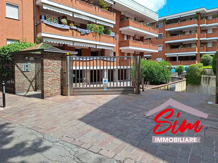 Immagine 2 di Garage in affitto  in Via Guglielmo Marconi 8 a Novara