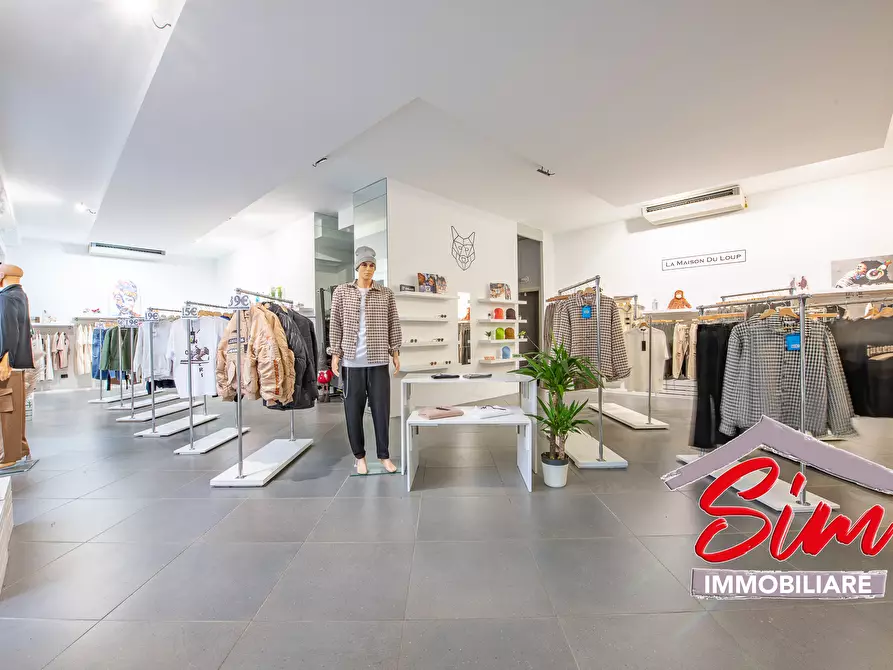 Immagine 9 di Locale commerciale in affitto  in Via Giuseppe Prina 44 a Novara