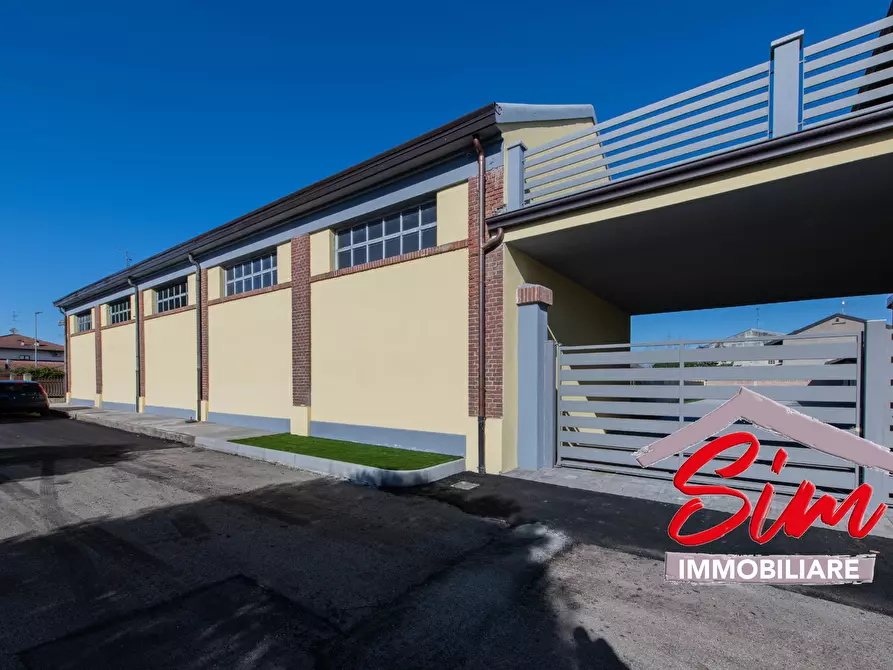 Immagine 39 di Villa in vendita  in Viale Roma sn a Casaleggio Novara