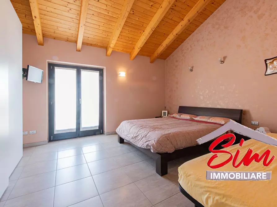 Immagine 15 di Terratetto in vendita  in Piazza Regina Margherita 11 a Mandello Vitta