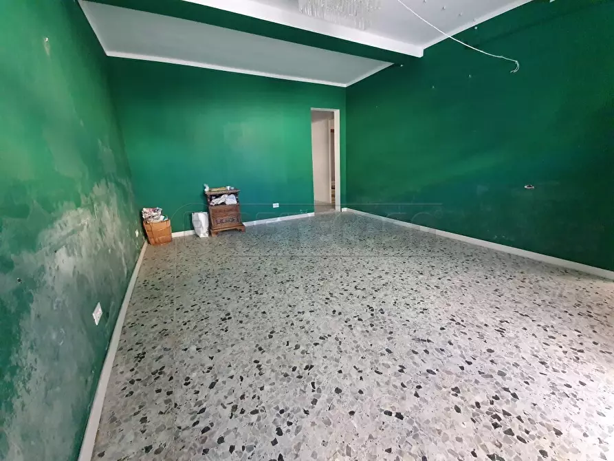 Immagine 3 di Locale commerciale in vendita  in Corso Giuseppe Garibaldi 178 a Viareggio