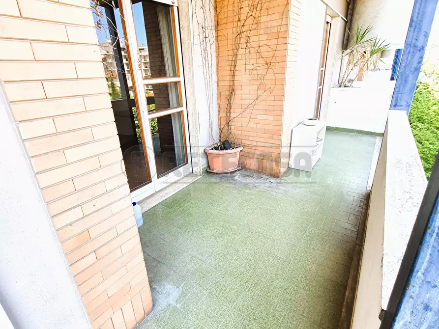 Immagine 21 di Quadrilocale in vendita  in Viale Gabriele D'Annunzio 210 a Pescara