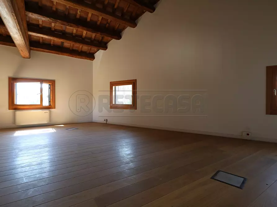 Immagine 31 di Ufficio in vendita  a Vicenza