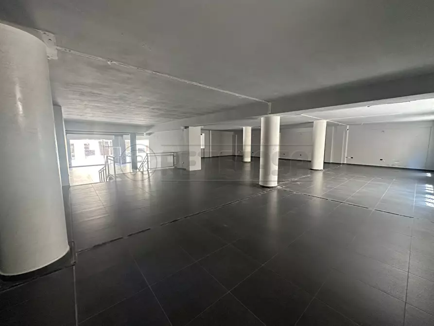 Immagine 15 di Locale commerciale in affitto  a Mazara Del Vallo